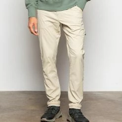 686 Everywhere Featherlite Chino Pants -Dannershop 20210518 686 GUN FEATHERLIGHT PANT PUTTY 0559copy 1