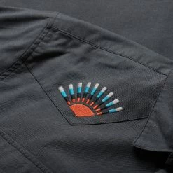 Howler Brothers Crosscut Deluxe Snapshirt -Dannershop F22 LS Shirts Crosscut Snapshirt Sunbeams Front Detail